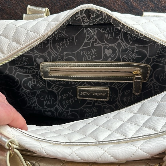 Betsey Johnson Duffel Bag 💼 - Picture 4 of 16